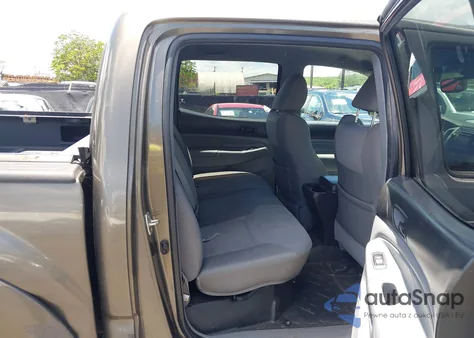 2012 Toyota Tacoma Prerunner V6 z USA, uszkodzony, nr VIN 3TMJU4GN5CM134778